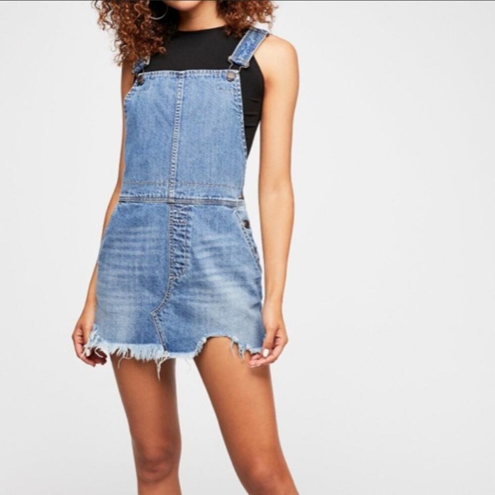 Free People torn up jumper overalls blue overall skirt denim size 0